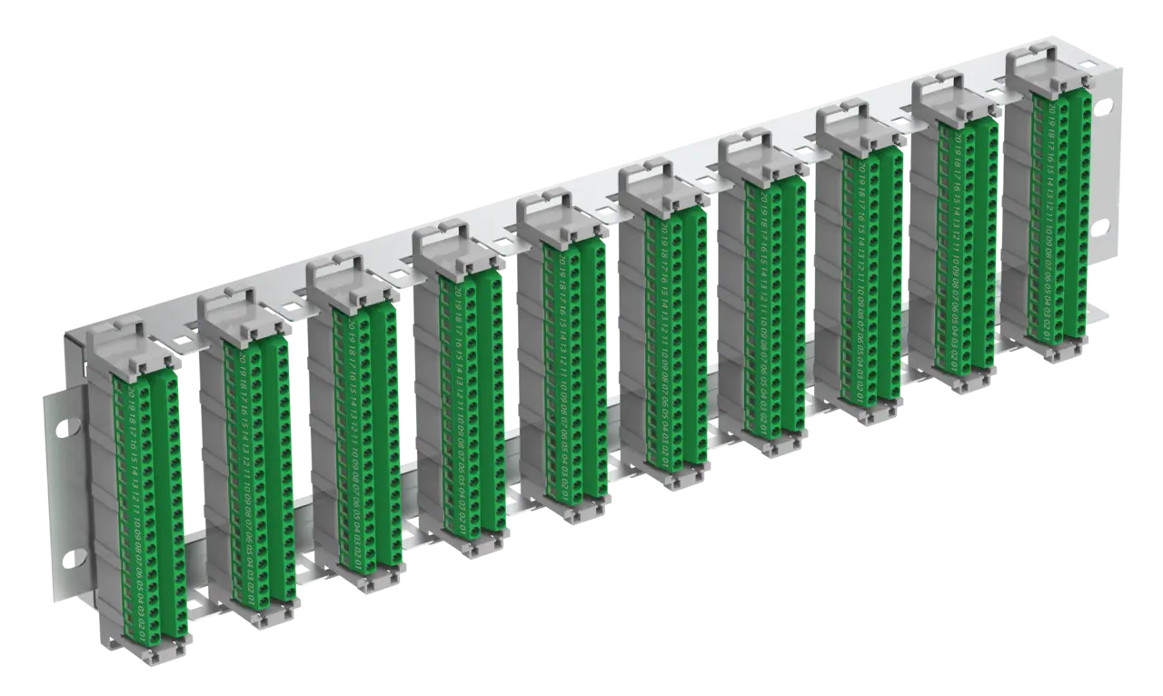 Plinthållare för 19" Rack 20 M